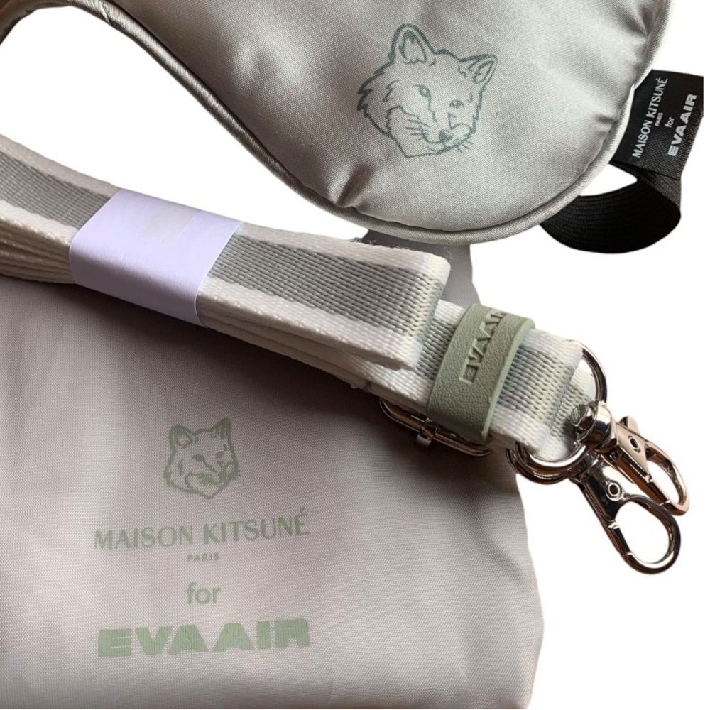 Brand New Maison Kitsuné Sage Green Colab Travel Bag With Strap & Accessories - Picture 4 of 11